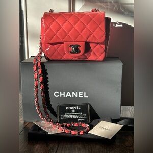 Chanel flap bag.
Chanel mini patent leather flap bag. Like new.
